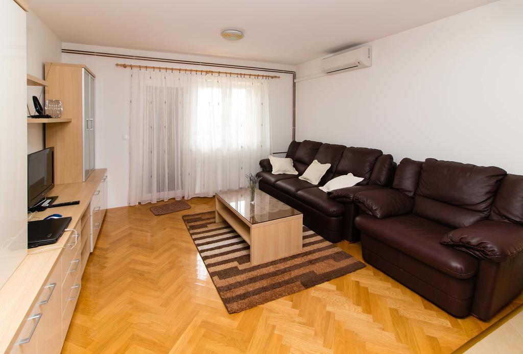 Apartment Peran Šibenik Buitenkant foto